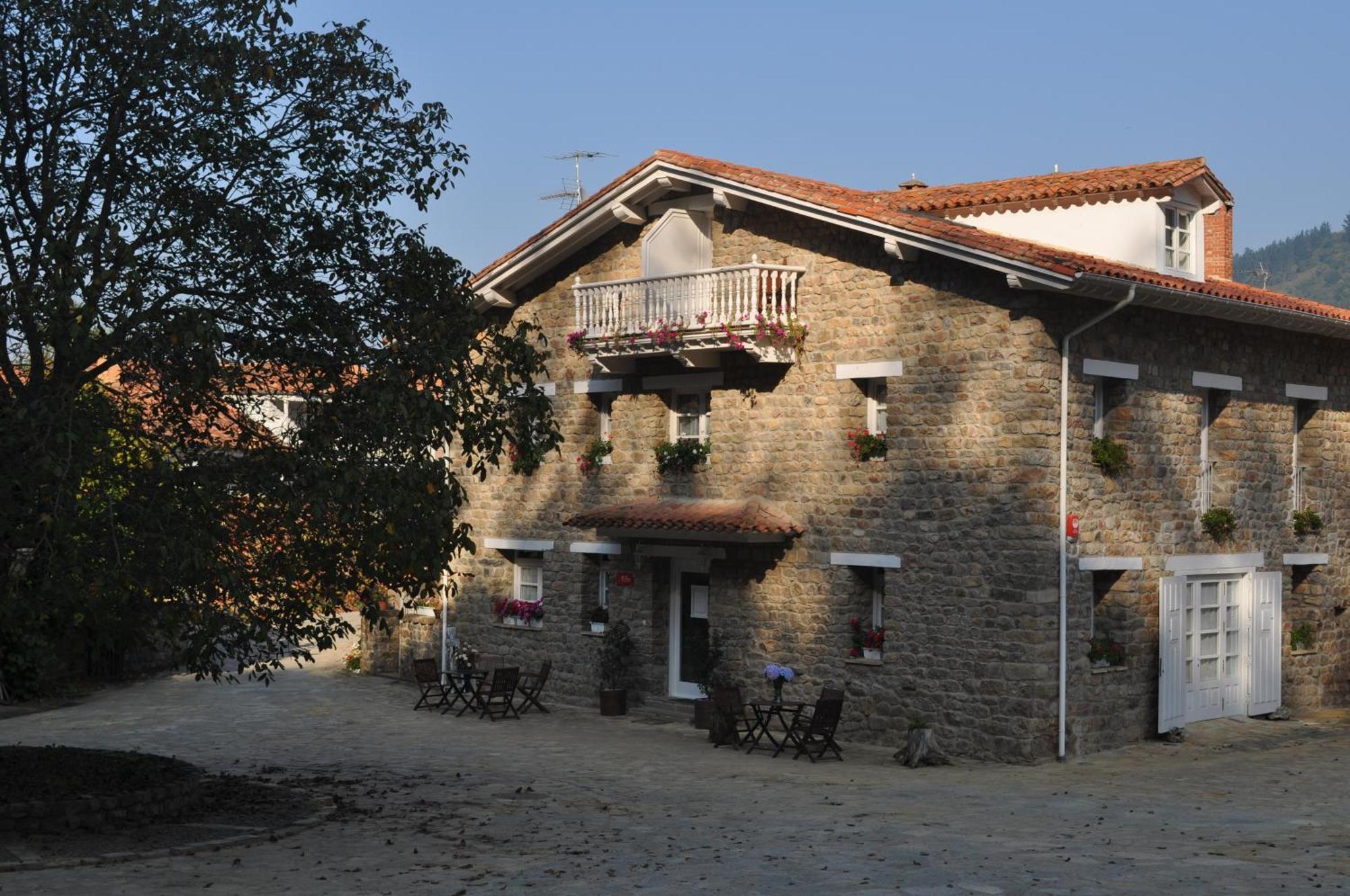 מלון Selores El Bosque De La Anjana מראה חיצוני תמונה